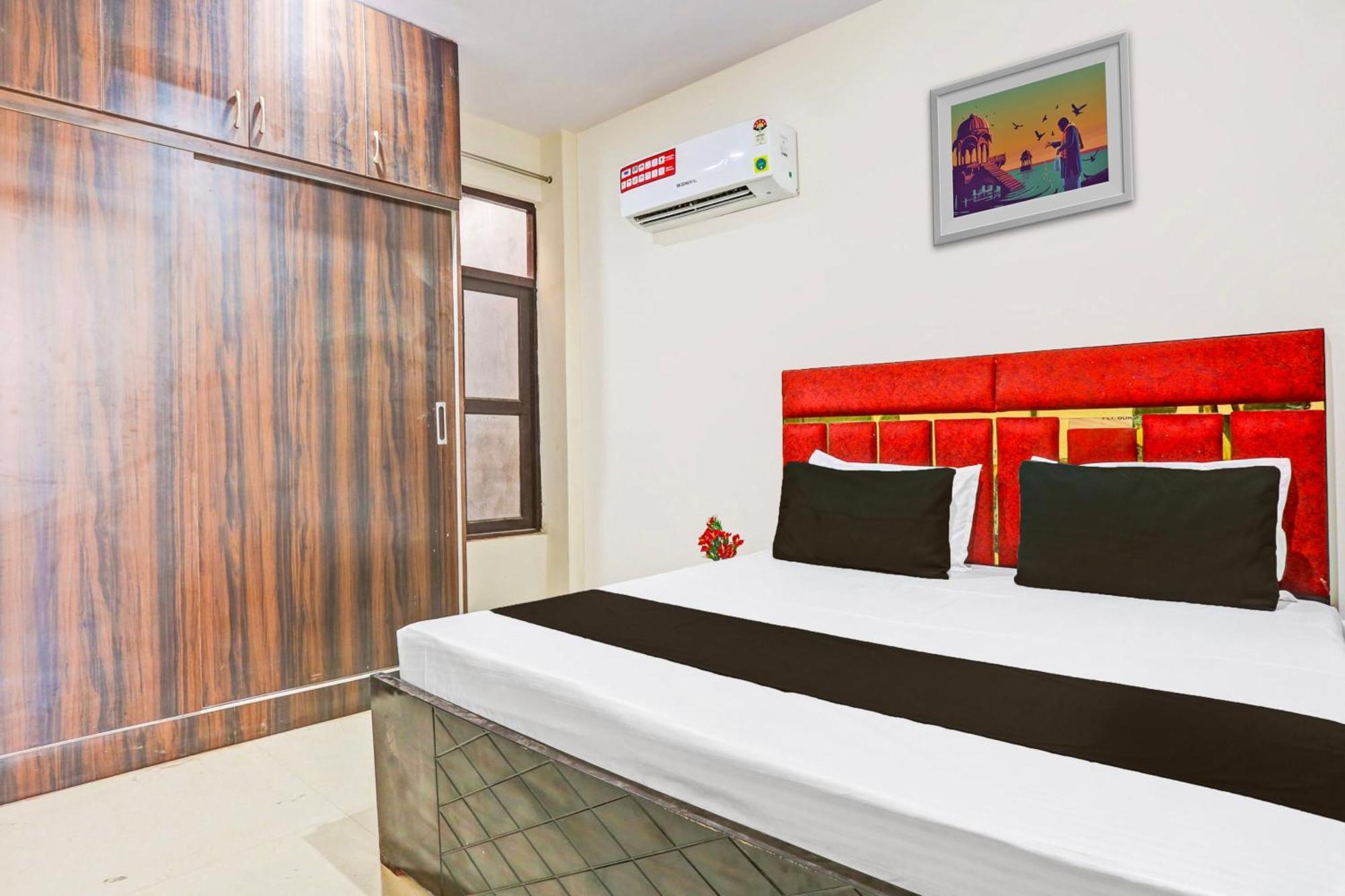 Hotel O Redbull Inn Ґурґаон Екстер'єр фото