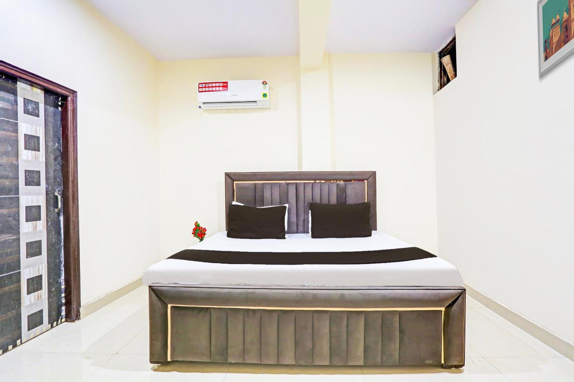 Hotel O Redbull Inn Ґурґаон Екстер'єр фото